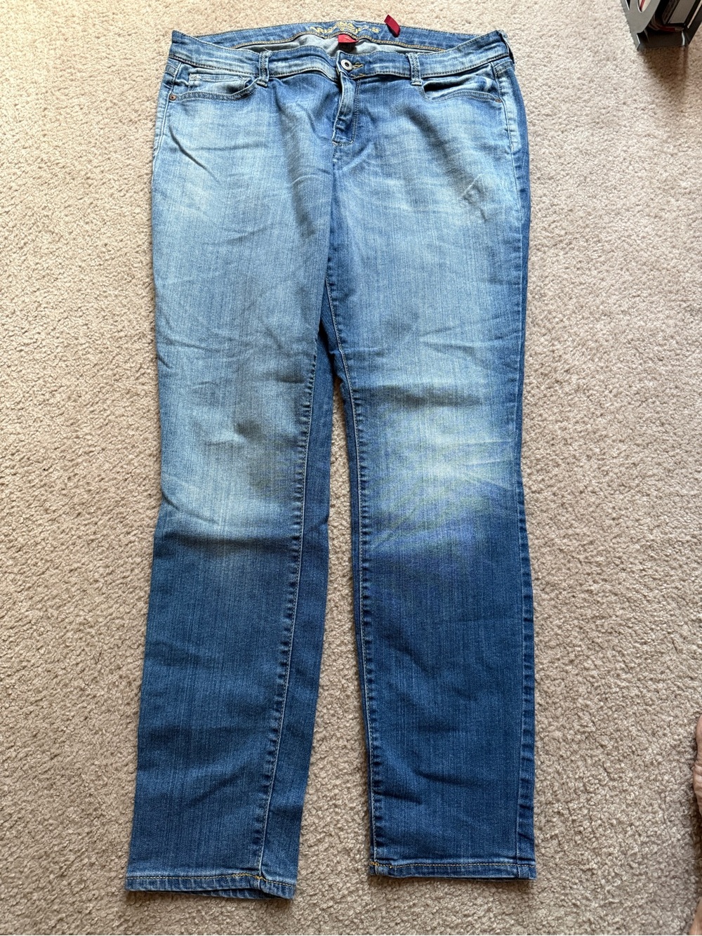 Arizona Jean Company Women's Skinny Jeans - Light Blue Wash
